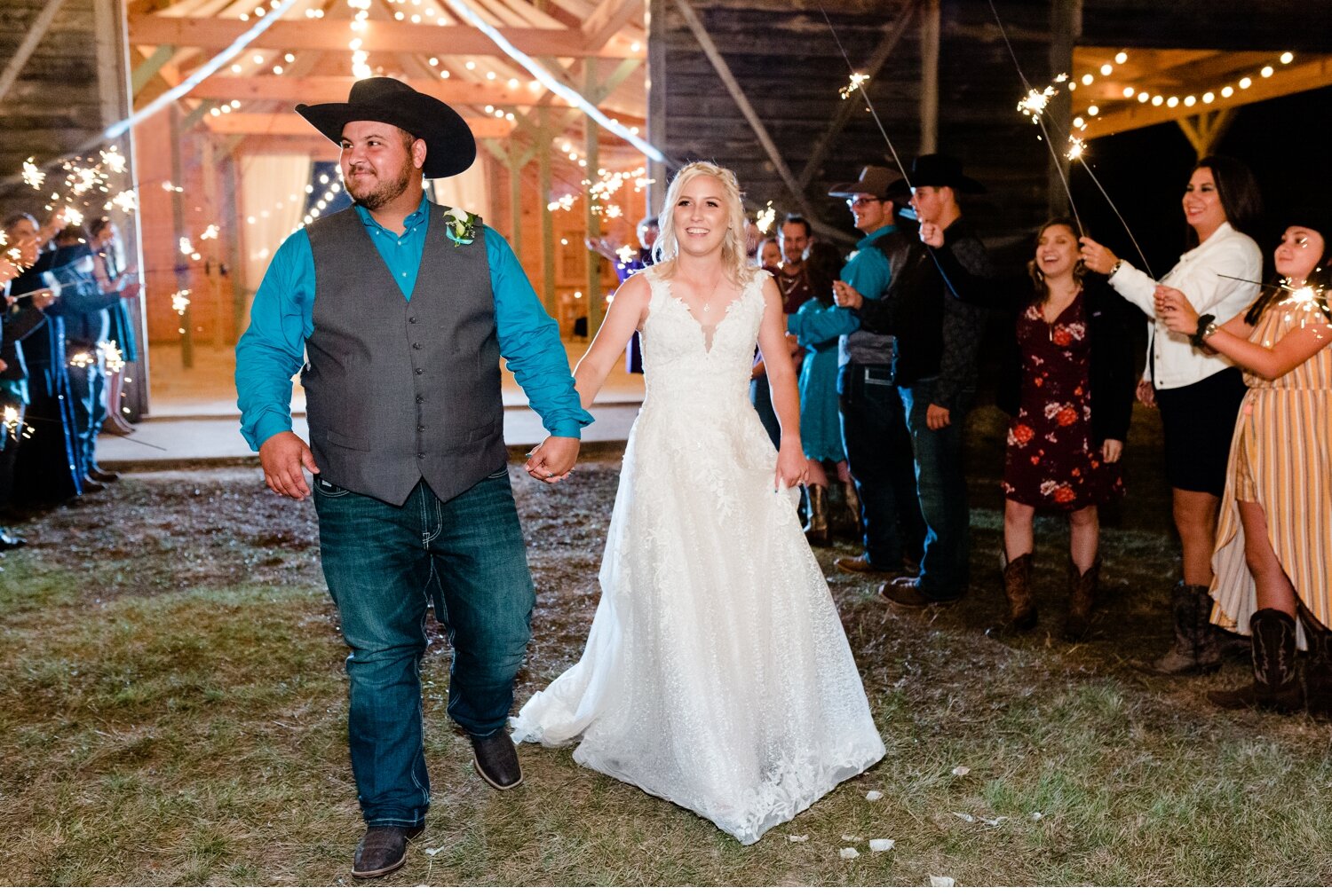 Destinnee + Chance Rustic Barn Wedding at Elm Creek Ranch_0084.jpg
